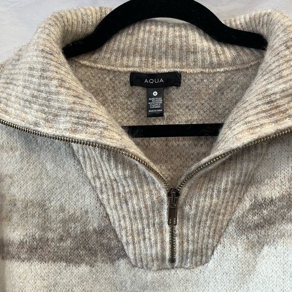 Aqua Bloomingdale’s Camo Print Tan Quarter Zip Sweater Medium NWT - Picture 2 of 5